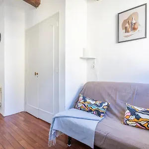https://studio-plein-centre-13100.fr-provencehotel.com